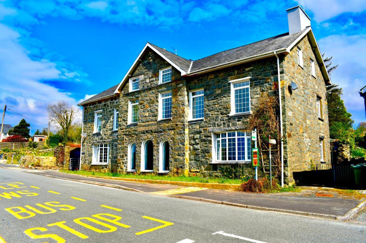 Spacious 3 Bedroom Garden Apartment In Snowdonia National Park Garndolbenmaen Eksteriør bilde