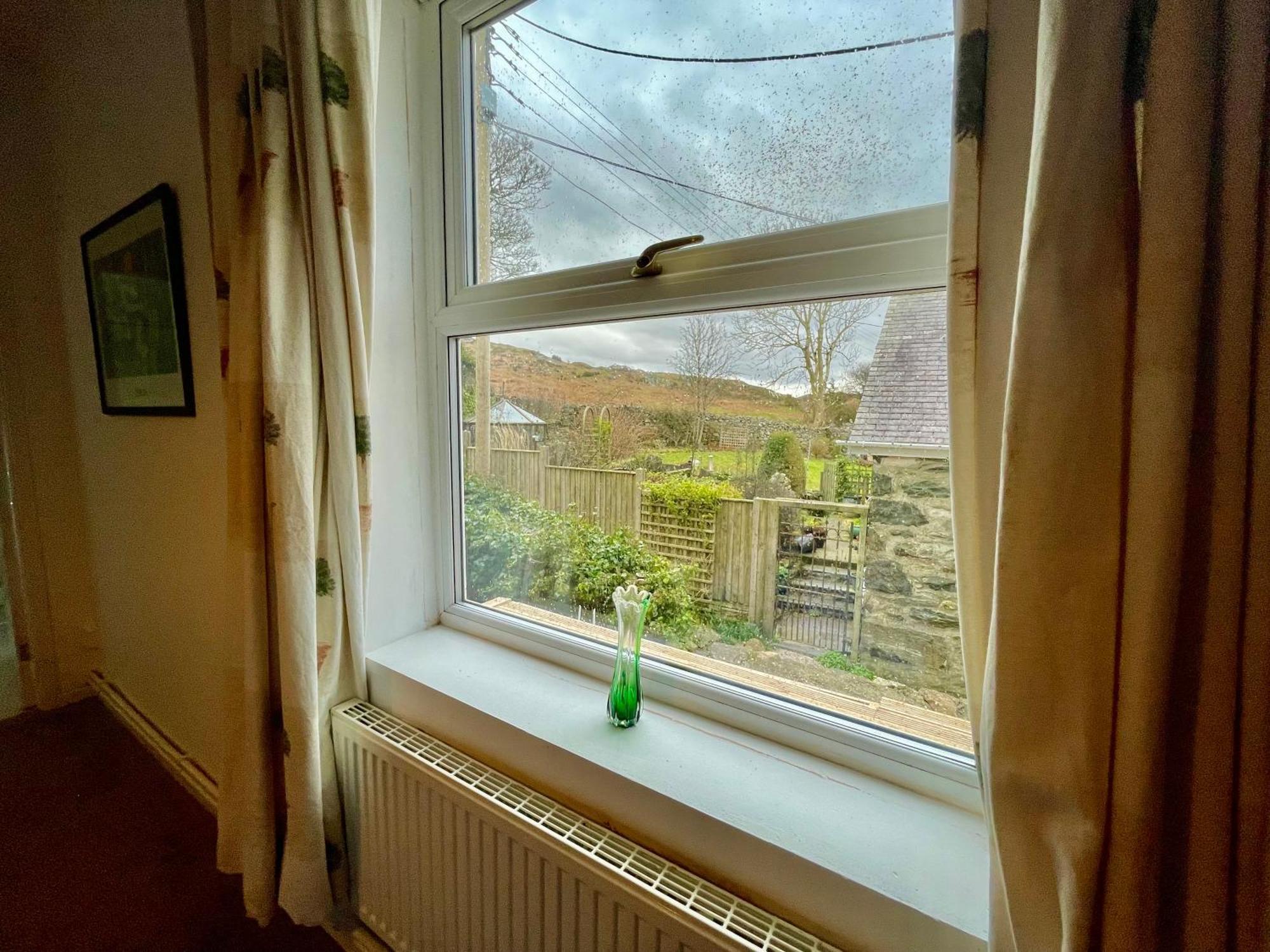 Spacious 3 Bedroom Garden Apartment In Snowdonia National Park Garndolbenmaen Eksteriør bilde